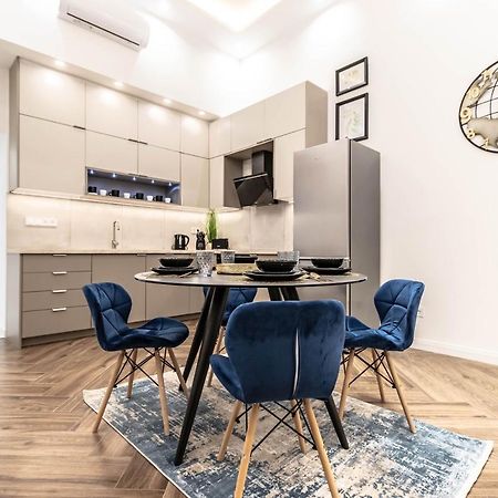 Assea Elegant Apartment With 2 Bedroom In Downtown บูดาเปสต์ ภายนอก รูปภาพ
