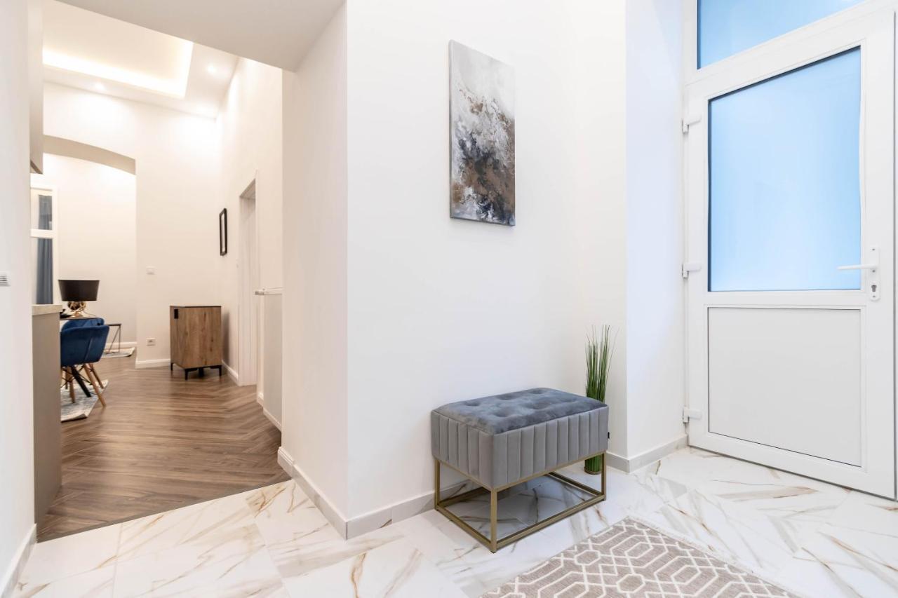 Assea Elegant Apartment With 2 Bedroom In Downtown บูดาเปสต์ ภายนอก รูปภาพ