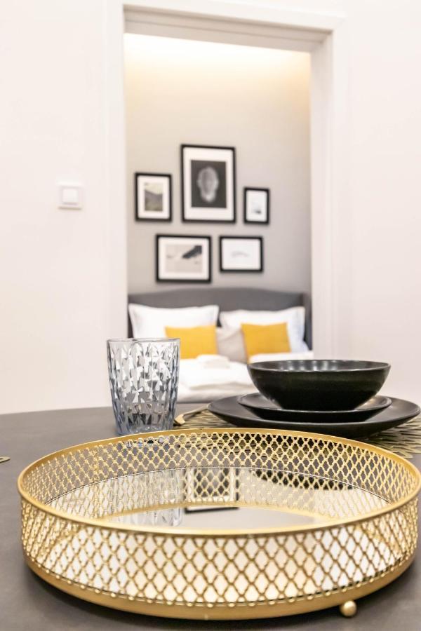 Assea Elegant Apartment With 2 Bedroom In Downtown บูดาเปสต์ ภายนอก รูปภาพ
