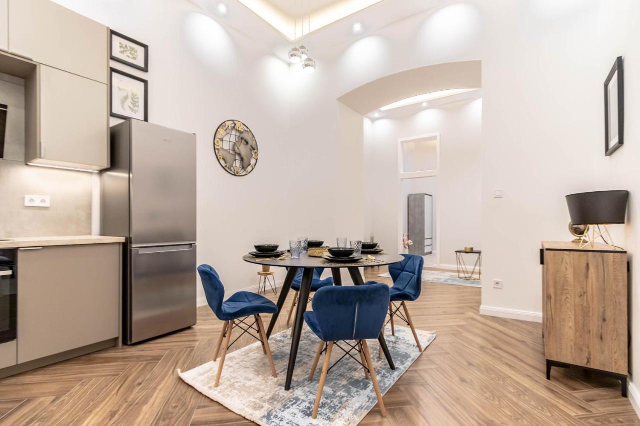 Assea Elegant Apartment With 2 Bedroom In Downtown บูดาเปสต์ ภายนอก รูปภาพ